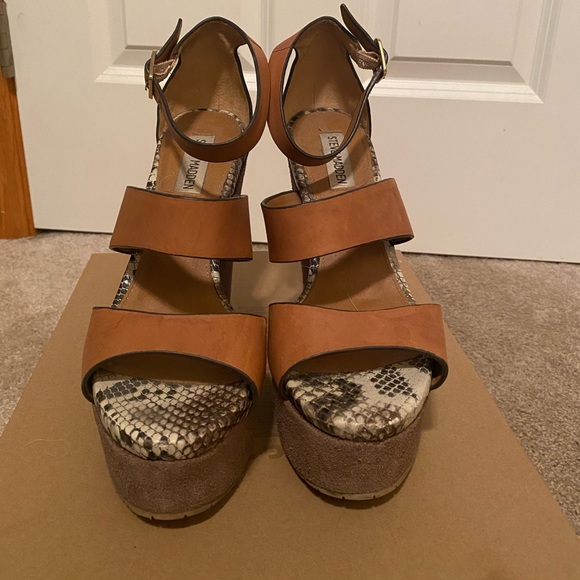 Steve Madden Wedges - Picture 2 of 6
